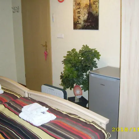 לינה וארוחת בוקר Gross Methling Dargun